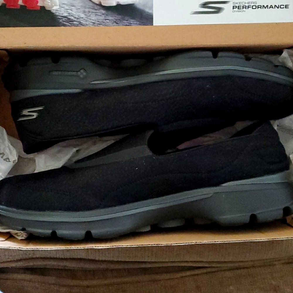 Skechers Go Walk